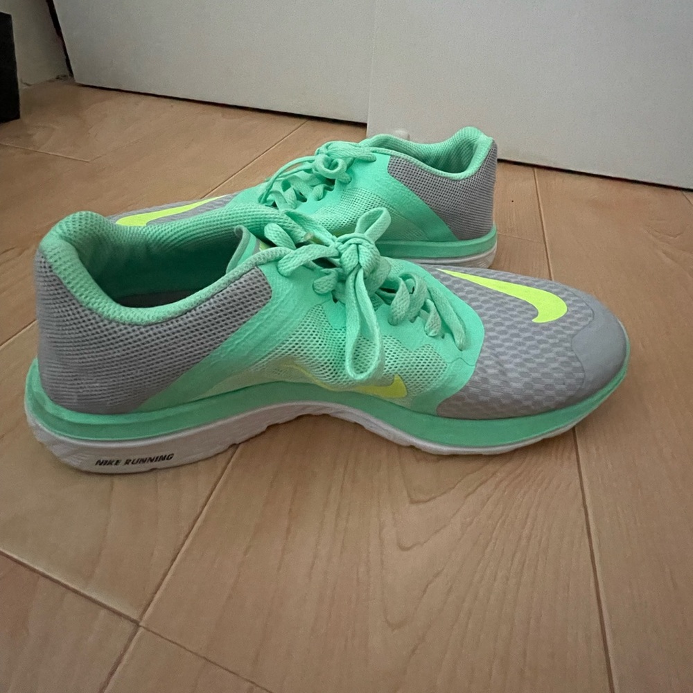 Nike green sneakers